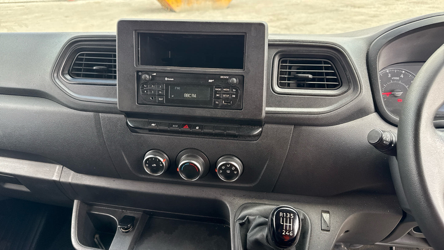 Renault Master 2.3 dCi 35 Business FWD LWB High Roof Euro 6 – 2019 (RJ69 CAE)