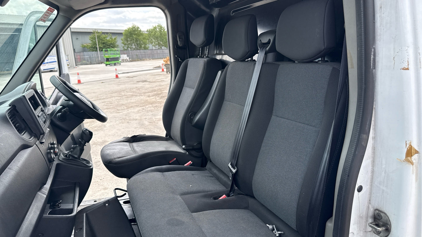 Renault Master 2.3 dCi 35 Business FWD LWB High Roof Euro 6 – 2019 (RJ69 CAE)