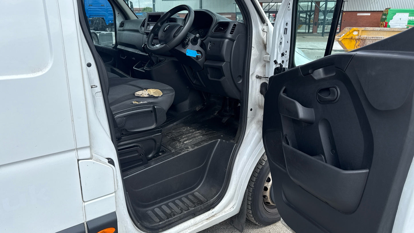 Renault Master 2.3 dCi 35 Business FWD LWB High Roof Euro 6 – 2019 (RJ69 CAE)