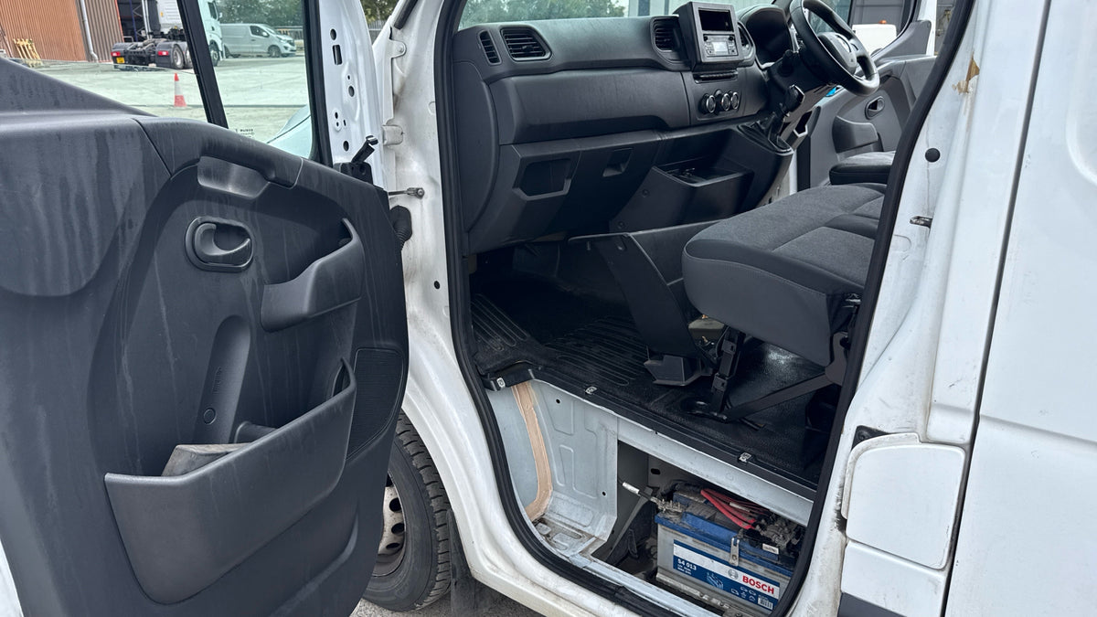 Renault Master 2.3 dCi 35 Business FWD LWB High Roof Euro 6 – 2019 (RJ69 CAE)
