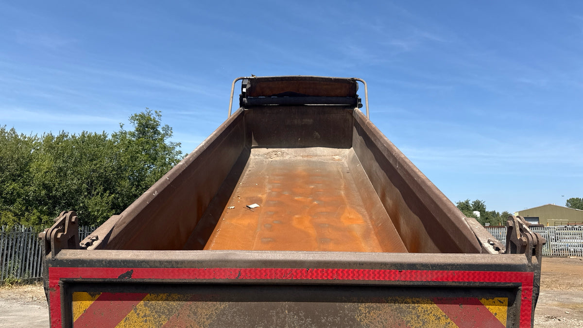 Iveco X-Way 460 8x4 Tipper – 2019 (YD69 JXH)