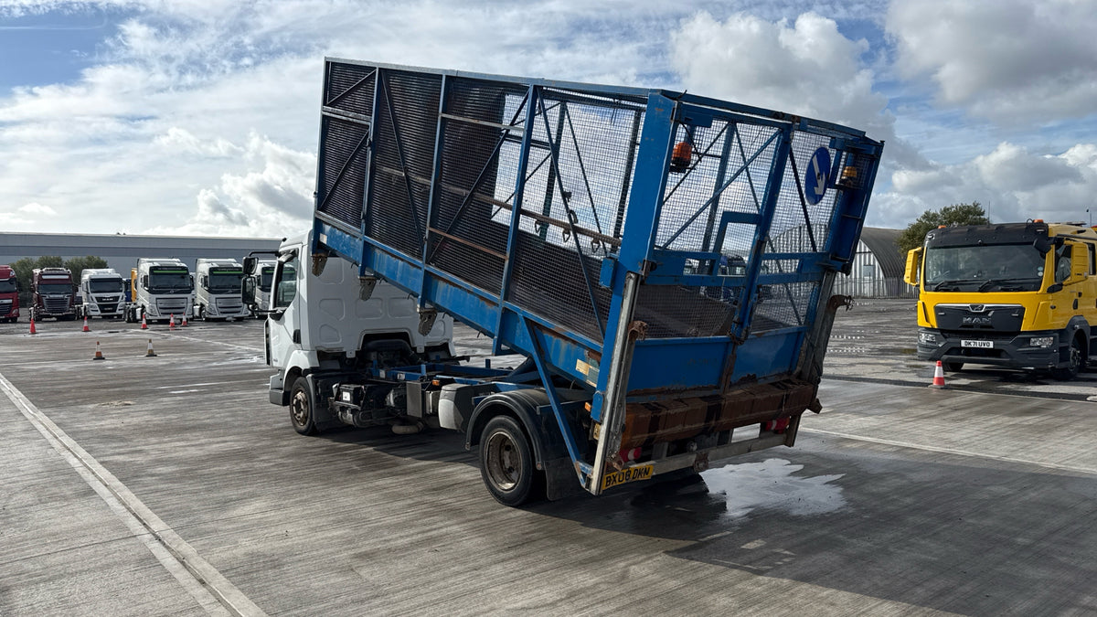 Renault Trucks Midlum Tipper – 2008 (BX08 DKN)
