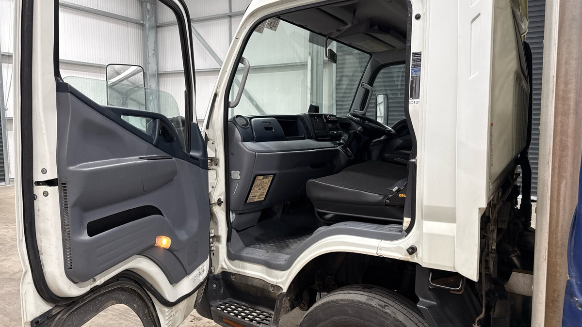 FUSO Canter 7C18 Curtainside – 2019 (BV19 JKF)