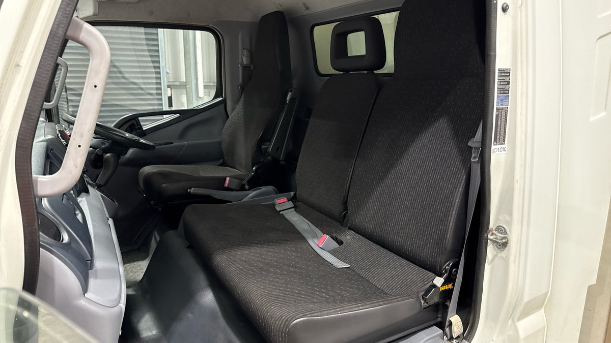 FUSO Canter 7C18 Curtainside – 2019 (BV19 JKF)