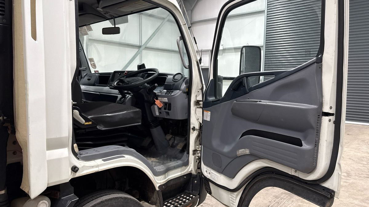 FUSO Canter 7C18 Curtainside – 2019 (BV19 JKF)