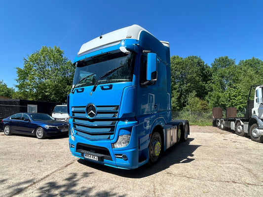Mercedes-Benz Actros 2551 Sleeper Cab Tractor Unit – 2014