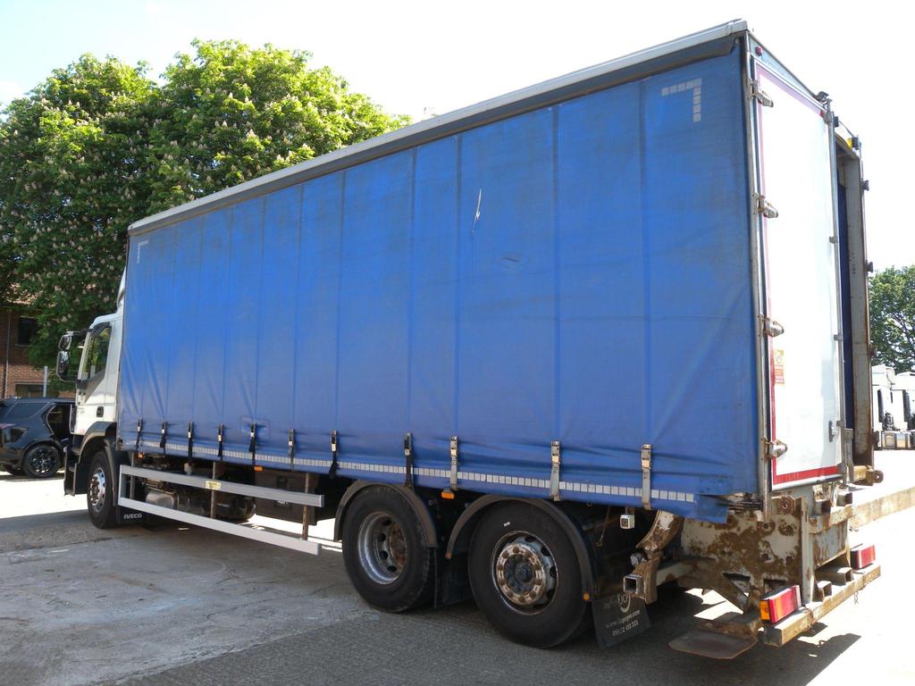 Iveco Stralis 330 Curtain Side Rigid Truck – 2014