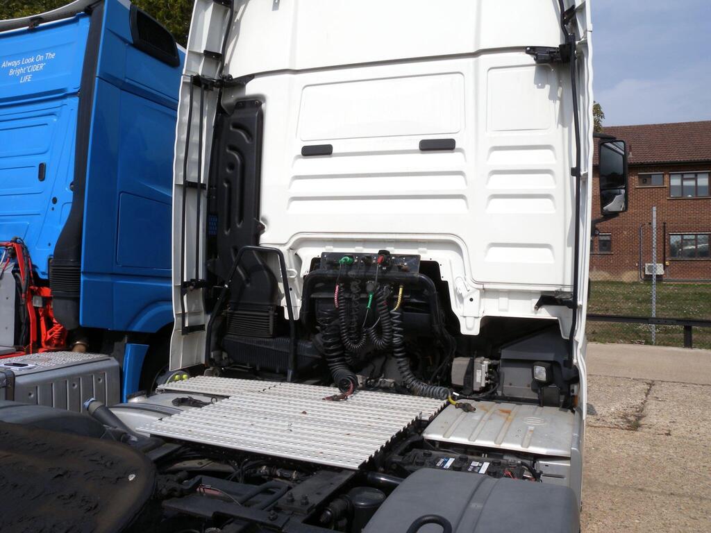 MAN TGX 26.460 Sleeper Cab Tractor Unit – 2018