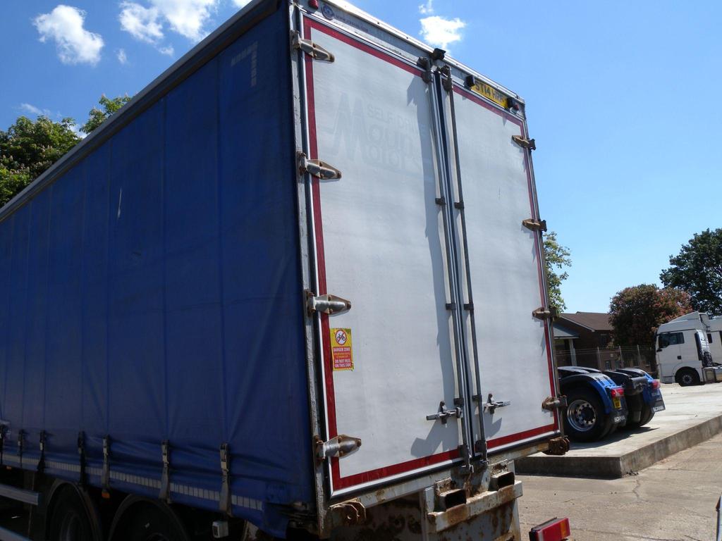 Iveco Stralis 330 Curtain Side Rigid Truck – 2014