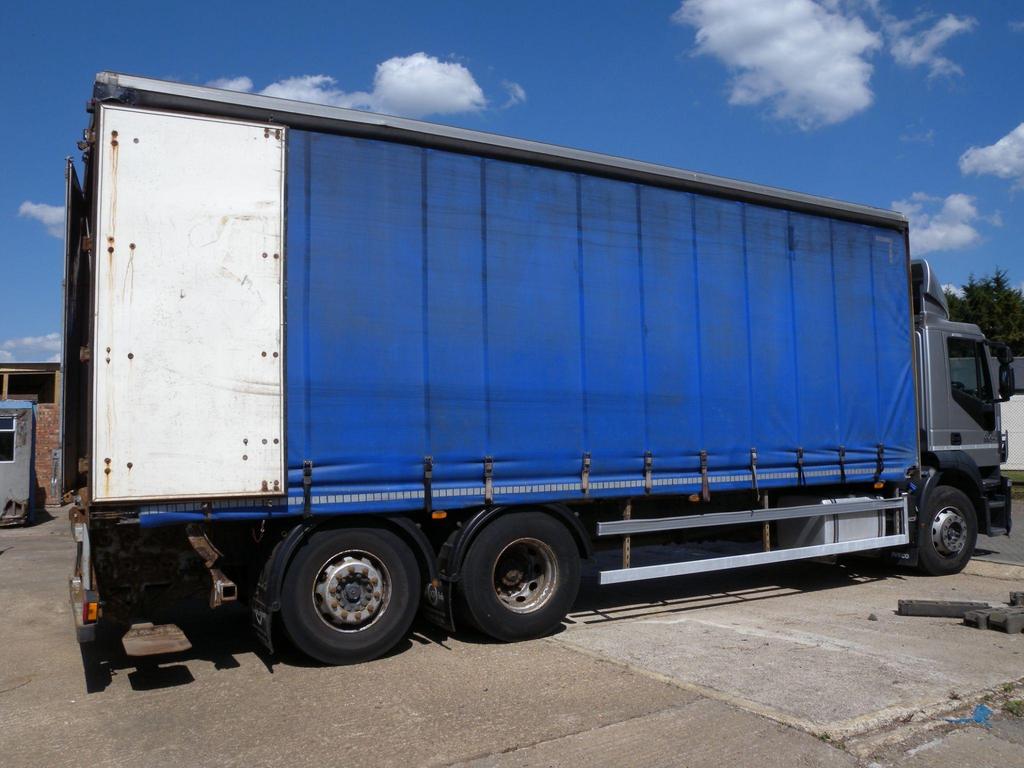 Iveco Stralis 330 Curtain Side Rigid Truck – 2014