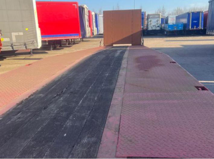 Weightlifter Flatbed Trailer – 2008 – Semi Trailer