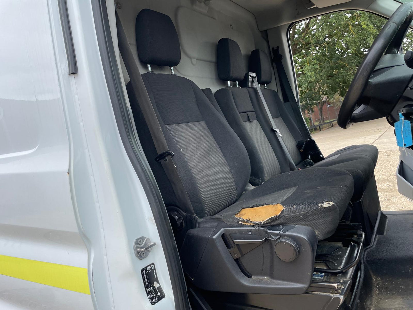 Ford Transit 2.2 TDCi 350 RWD L2 H3 Euro 5 Panel Van – 2015