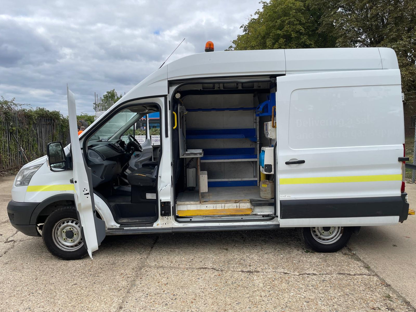 Ford Transit 2.2 TDCi 350 RWD L2 H3 Euro 5 Panel Van – 2015