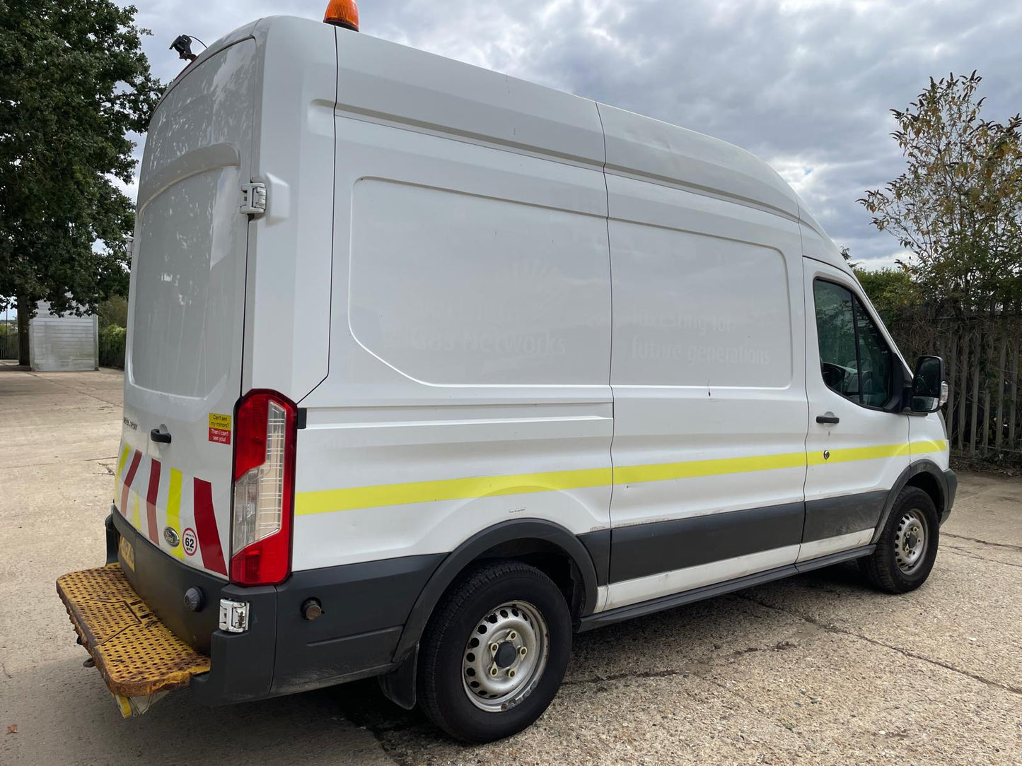 Ford Transit 2.2 TDCi 350 RWD L2 H3 Euro 5 Panel Van – 2015