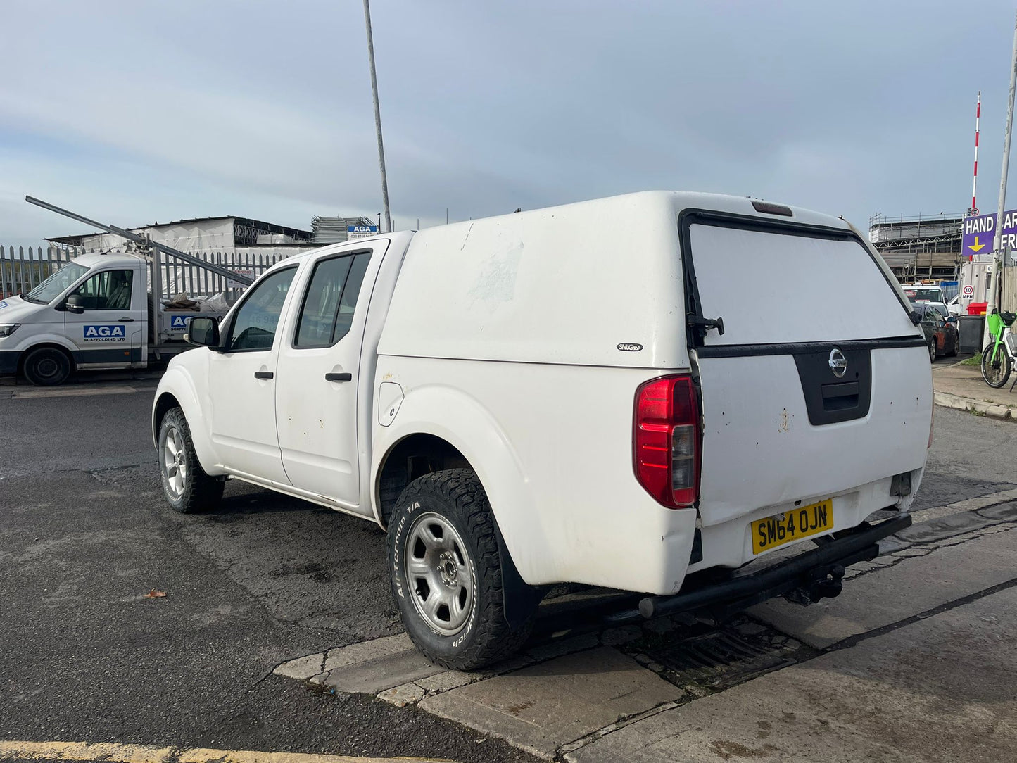 Nissan Navara 2.5 dCi Visia 4WD Double Cab Pickup – 2015