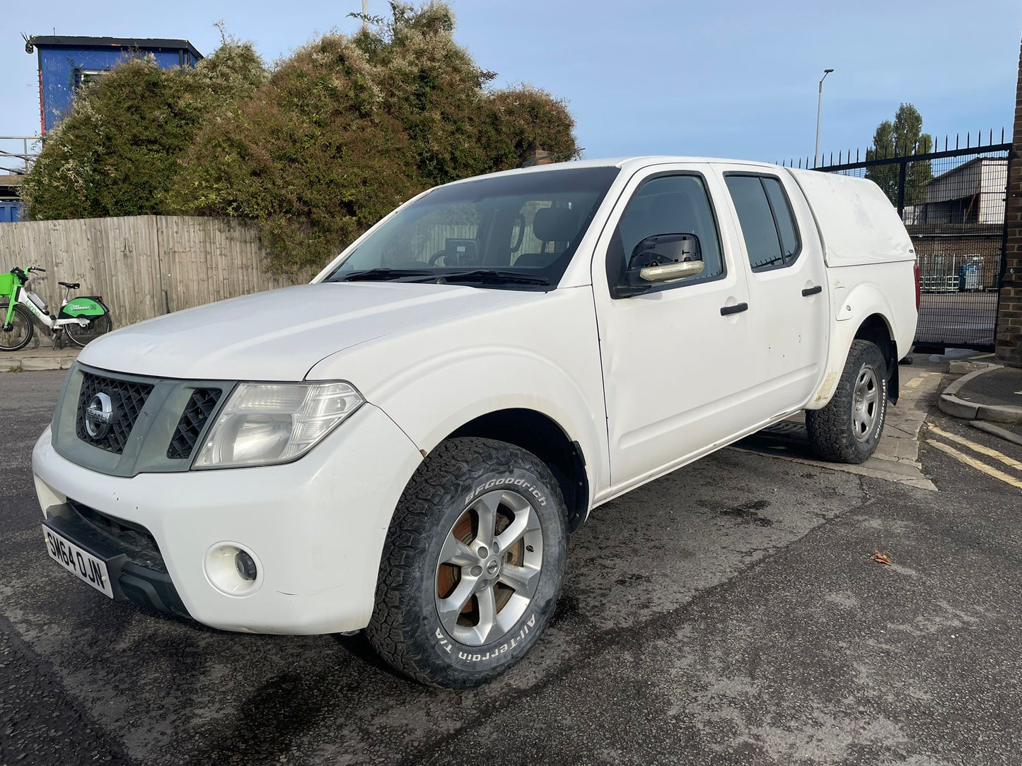 Nissan Navara 2.5 dCi Visia 4WD Double Cab Pickup – 2015