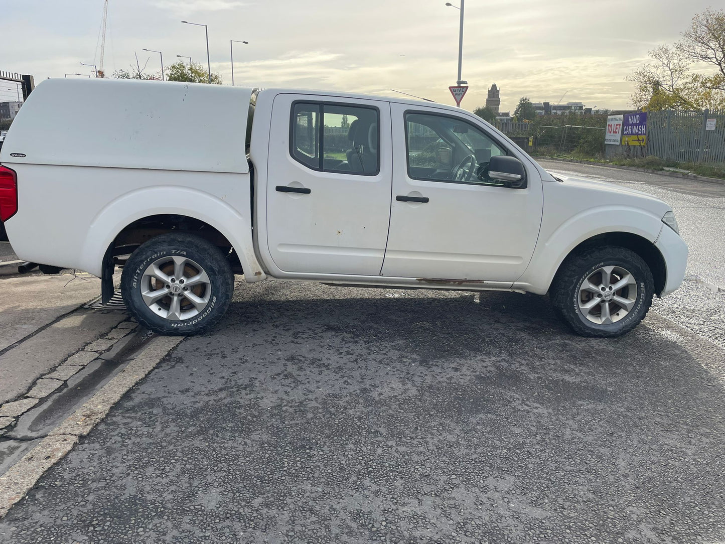 Nissan Navara 2.5 dCi Visia 4WD Double Cab Pickup – 2015