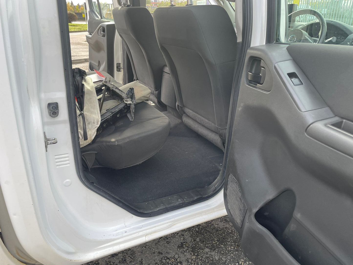 Nissan Navara 2.5 dCi Visia 4WD Double Cab Pickup – 2015
