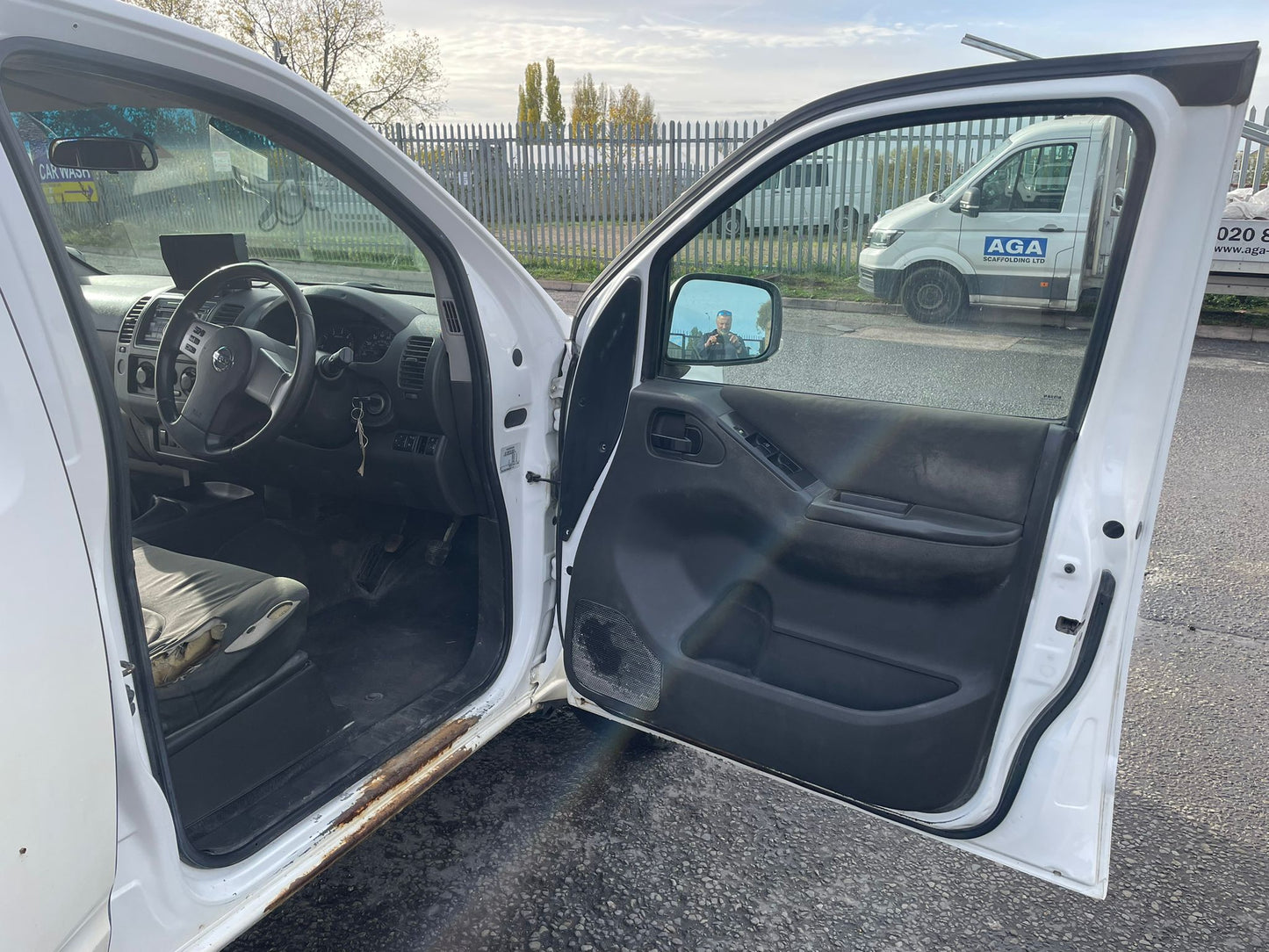 Nissan Navara 2.5 dCi Visia 4WD Double Cab Pickup – 2015
