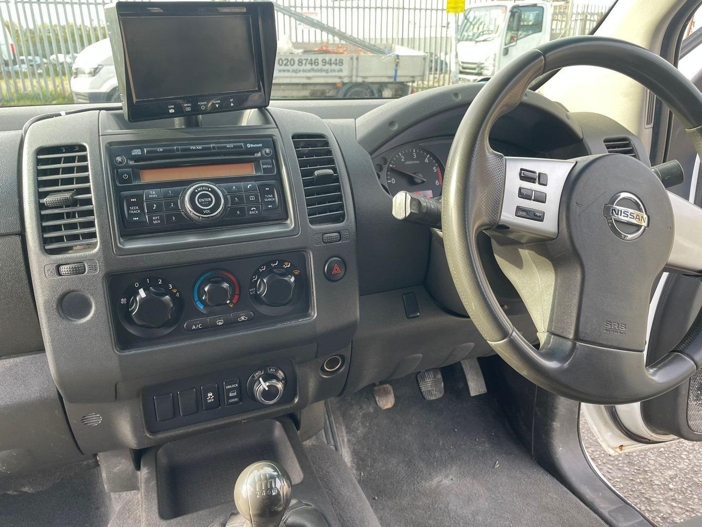 Nissan Navara 2.5 dCi Visia 4WD Double Cab Pickup – 2015