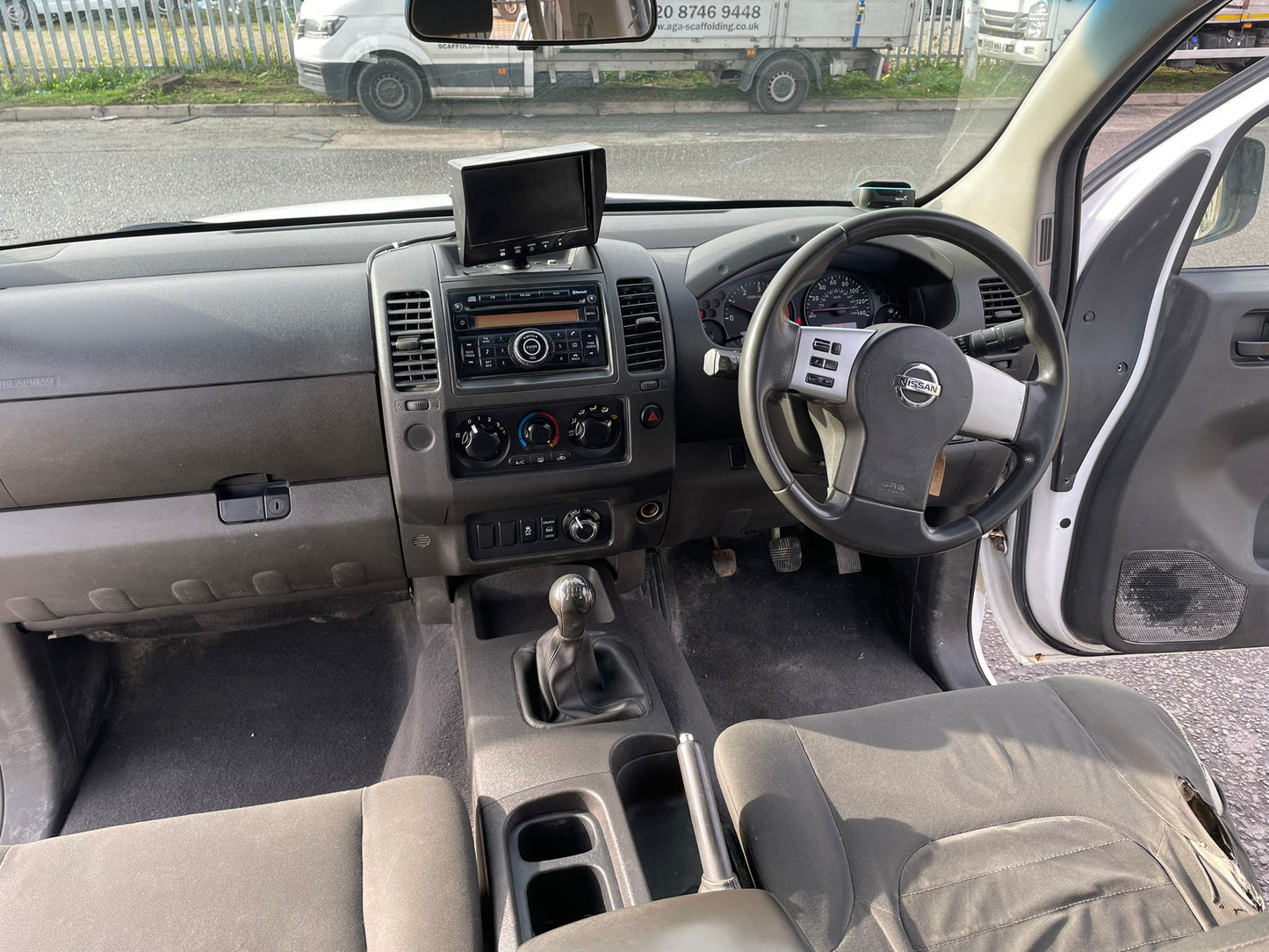 Nissan Navara 2.5 dCi Visia 4WD Double Cab Pickup – 2015