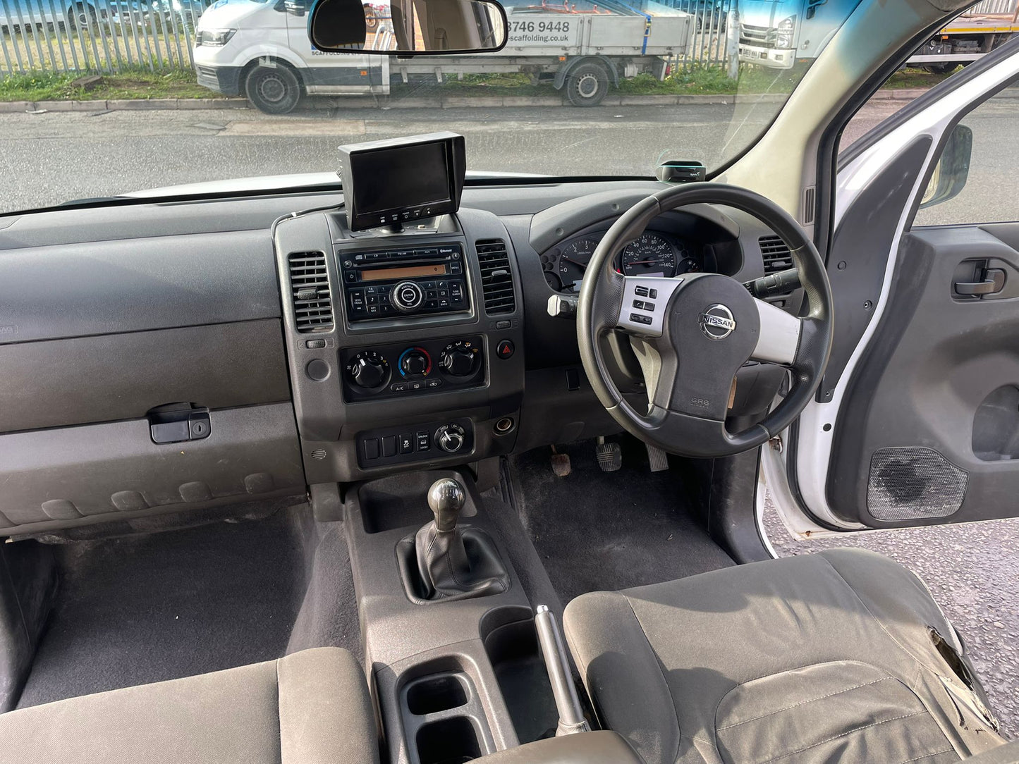 Nissan Navara 2.5 dCi Visia 4WD Double Cab Pickup – 2015