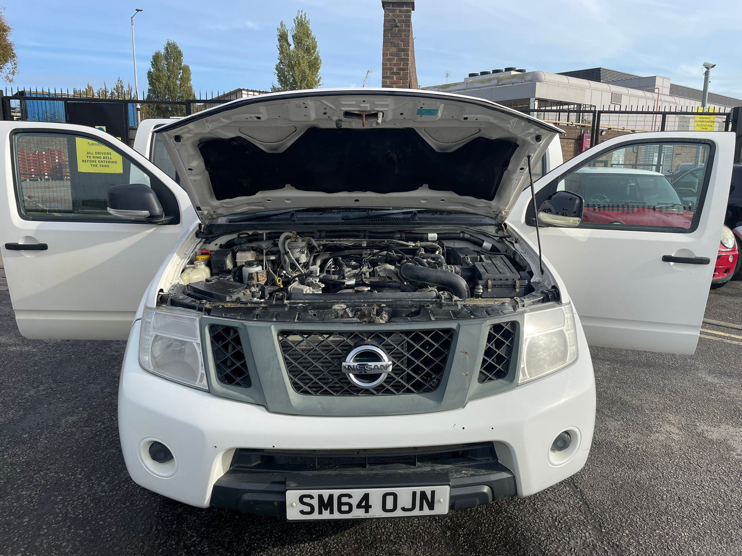 Nissan Navara 2.5 dCi Visia 4WD Double Cab Pickup – 2015