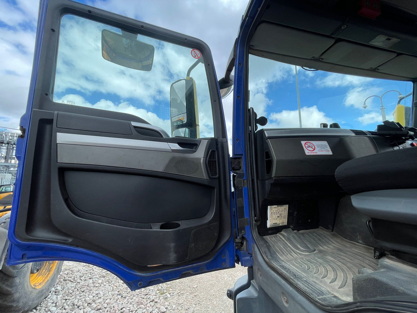 MAN TGM 18.250 Crane Mounted Rigid Truck – 2016