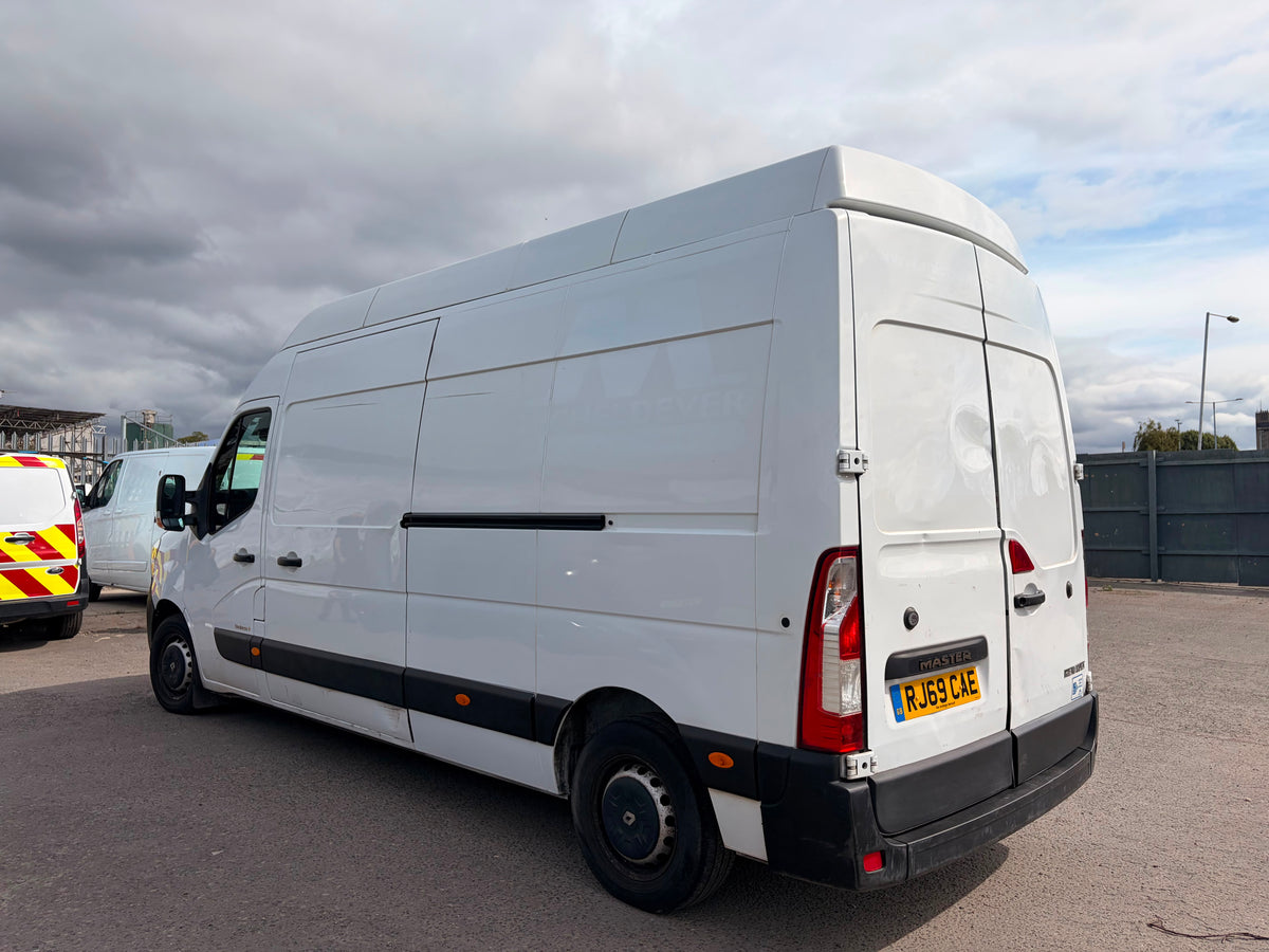 Renault Master 2.3 dCi 35 Business FWD LWB High Roof Euro 6 – 2019 (RJ69 CAE)